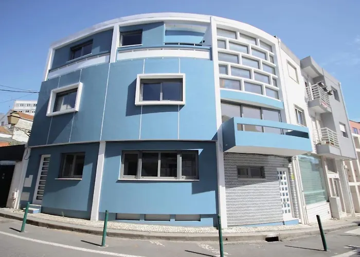 Blue Salinas 阿威罗