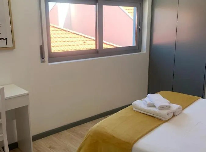 Blue Salinas 阿威罗