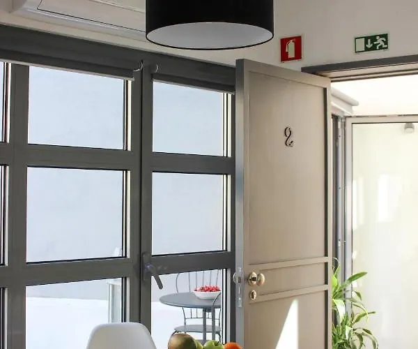 Blue Salinas 阿威罗