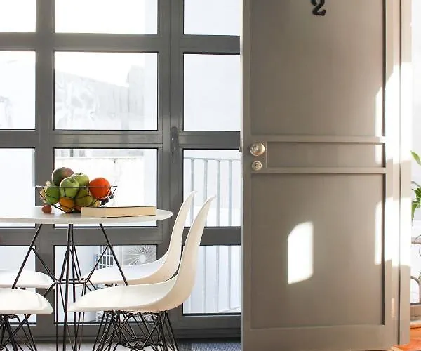 Blue Salinas 阿威罗